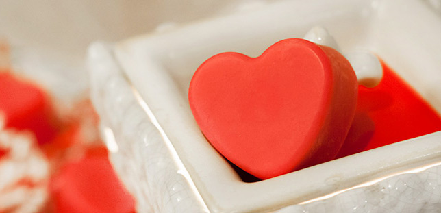 DIY Valentine Heart Shaped Wax Melts - CandleScience