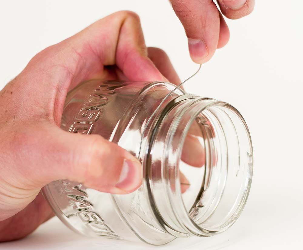 Wrapping the wire around the neck of the jar