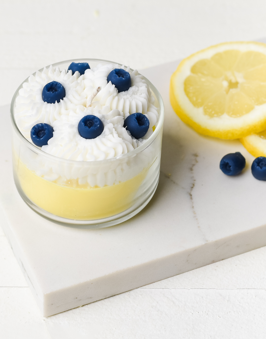 Lemon dessert candle.