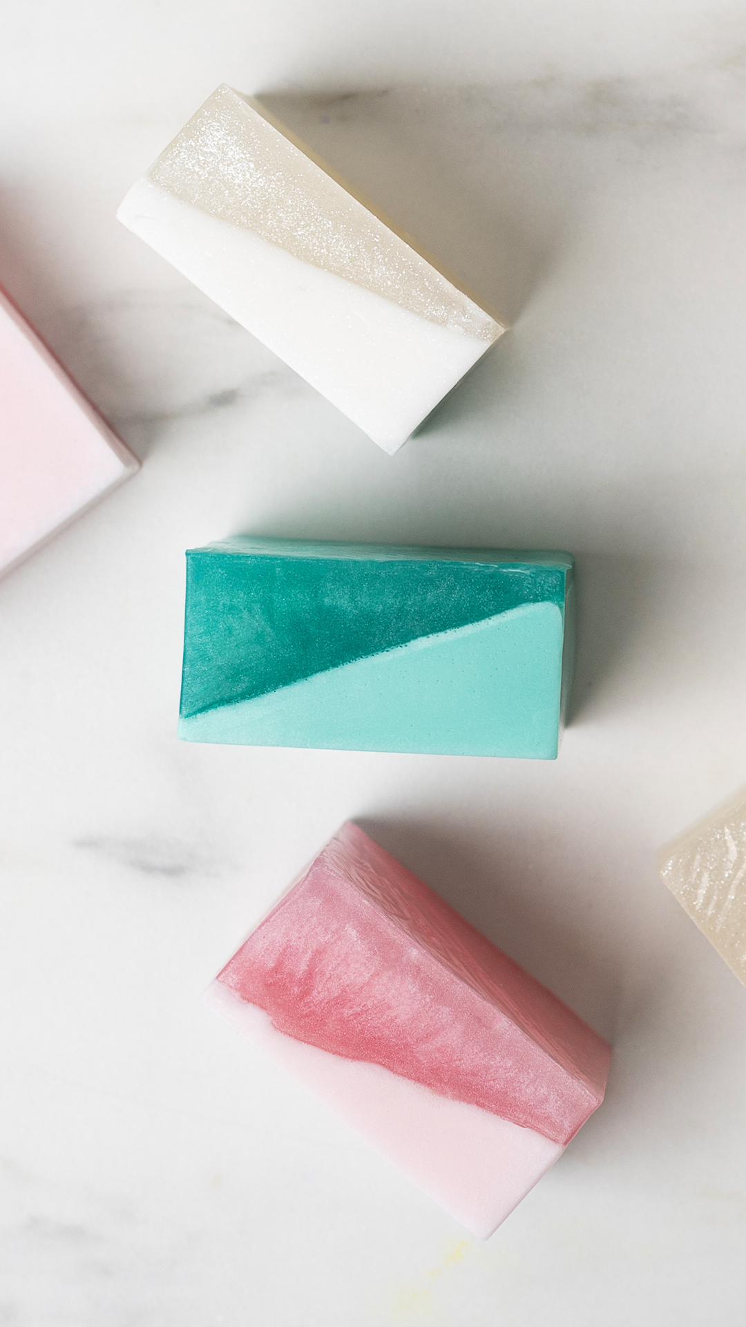 Tilted layer soap bars with mica.