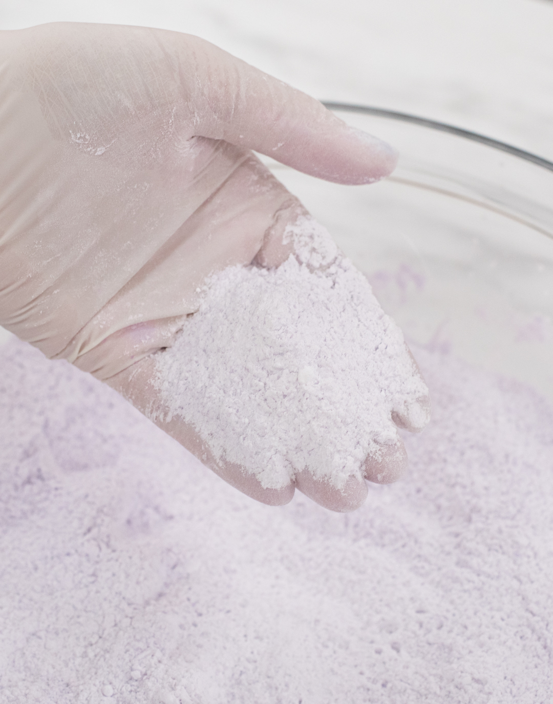 No clumps in bath bomb dry ingredients.