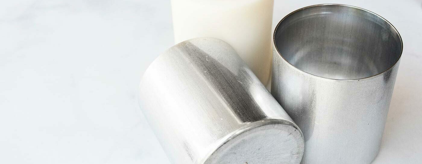 Seamless pillar candle molds and a pillar candle.